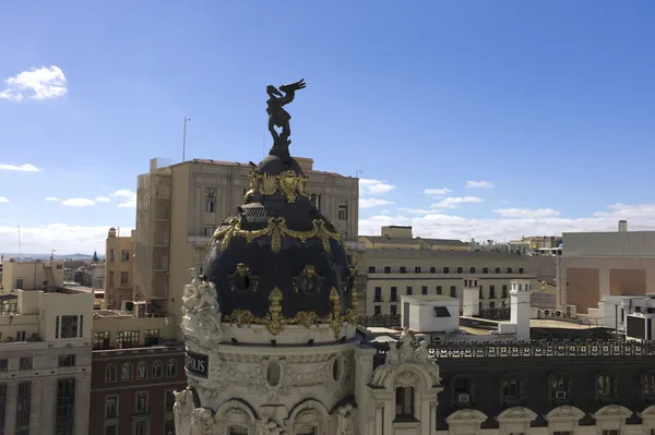 Die Kuppel des Metropolgebäudes. Madrid. Spanien — Stockfoto