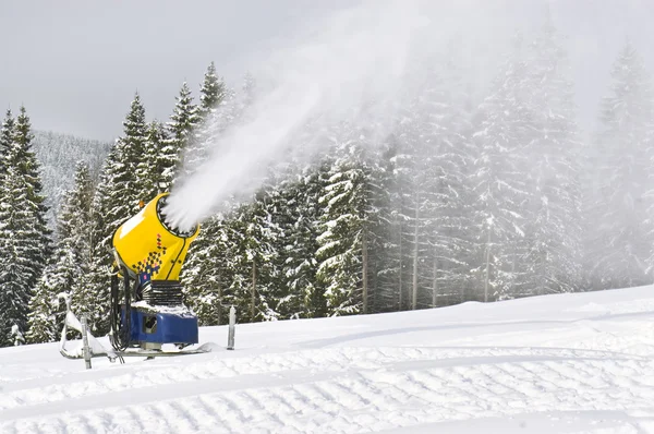 Pistola de nieve —  Fotos de Stock