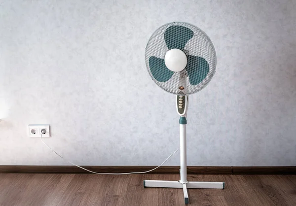 Ventilator Elektrische Kamer Houten Laminaatvloer — Stockfoto