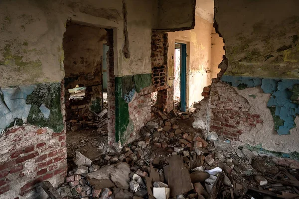 Postwar Ruins Abandoned House — Stock Photo, Image