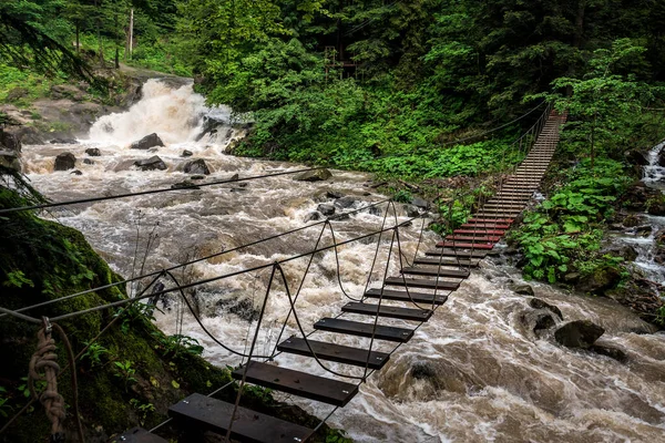Dangerous Suspension Bridge Mountain River — Stock Photo, Image