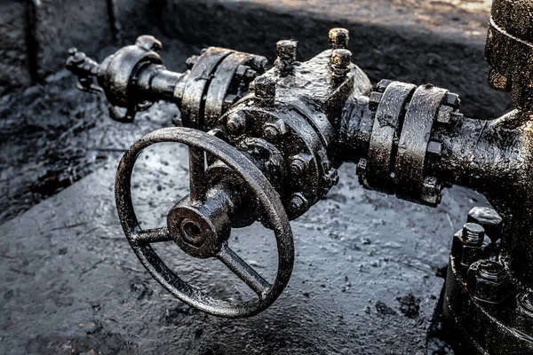 Dirty Oil Gas Pipe Line Valve Oil Pump — Stock Fotó