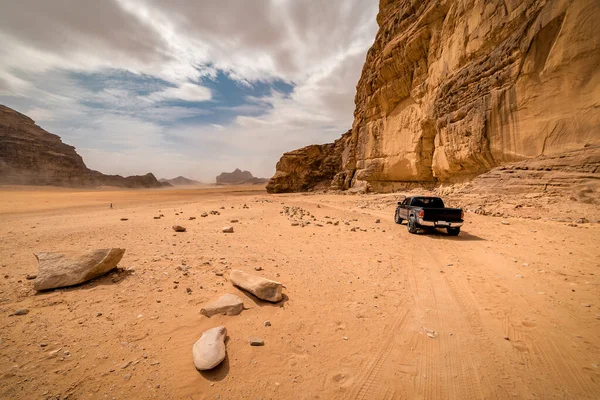 Woestijnsafari Offroad Voertuig Unesco Werelderfgoedlocatie Wadi Rum Woestijn Jordanië — Stockfoto
