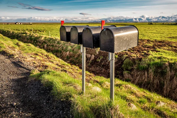Black Metal Mailboxes Quiet Country Road Green Lawn — Stock Photo, Image