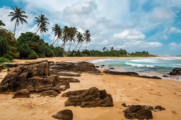 Piedras Hermosa Playa Tropical Sri Lanka — Foto de Stock