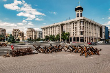 Çek tanksavar kirpisi ve Kyiv 'deki barikatlar. Rus saldırısı Ukrayna 'da