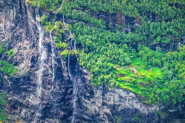 Cabins Huts Seven Sisters Waterfall Sunnylvsfjorden Geiranger Fjord Norway — Stock Photo, Image