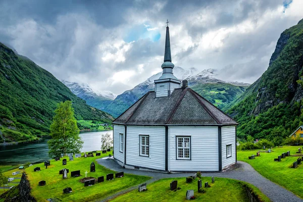Typowy Skandynawski Kościół Geiranger Norwegia — Zdjęcie stockowe