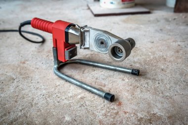 Plastik borular için profesyonel lehimleme demiri, otomatik elektrikli kaynak makinesi. Sanayi aracı