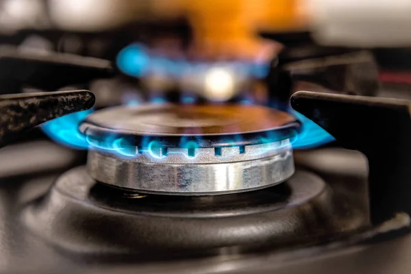 Detailní Záběr Modrého Ohně Kuchyňského Sporáku Plynový Sporák Hořícími Plameny — Stock fotografie