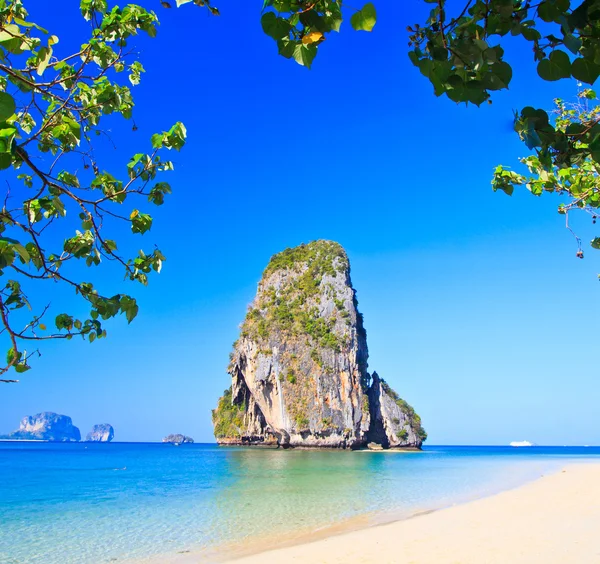 Eiland in krabi provincie thailand — Stockfoto