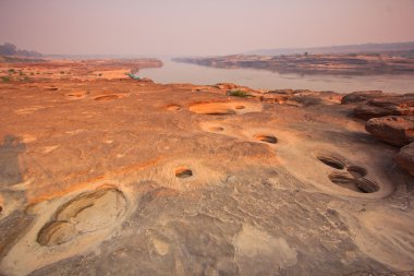 delikli taş sam-pan-bok Büyük Kanyon Tayland'da görüntüleyin.
