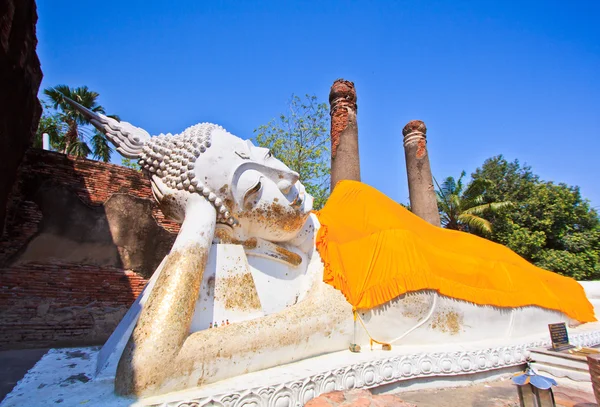 Buddha viejo en viejo templo Casco antiguo —  Fotos de Stock