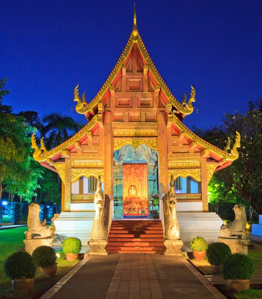 Phra Singh tempio crepuscolo tempo Viharn chiang mai thailand — Foto Stock