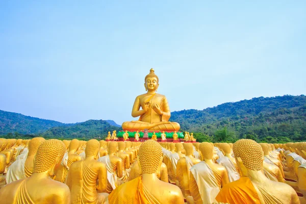 Sochy Buddhy, zlatý buddha, Thajsko, Asie — Stock fotografie