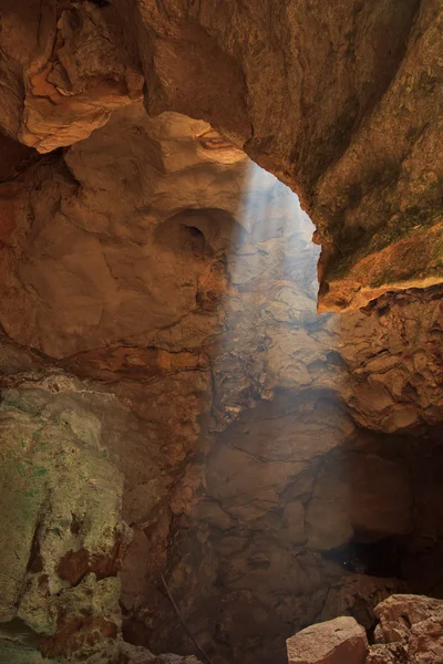 Sun rays in cave in thailand — Stock Photo, Image