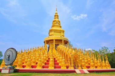 Pagoda ve stupa thailan içinde
