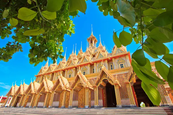 Sanctuaire Eglise dans le temple thailand — Photo