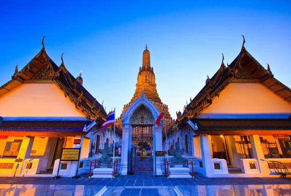 Oude tempel wat arun in bangkok thailand — Stockfoto