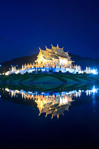 Twilight Ho kham luang templom Észak-Thaiföldön — Stock Fotó