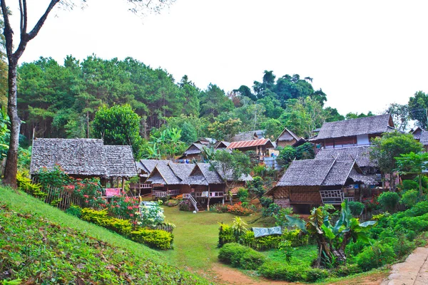 リゾートと北タイの小屋 — ストック写真