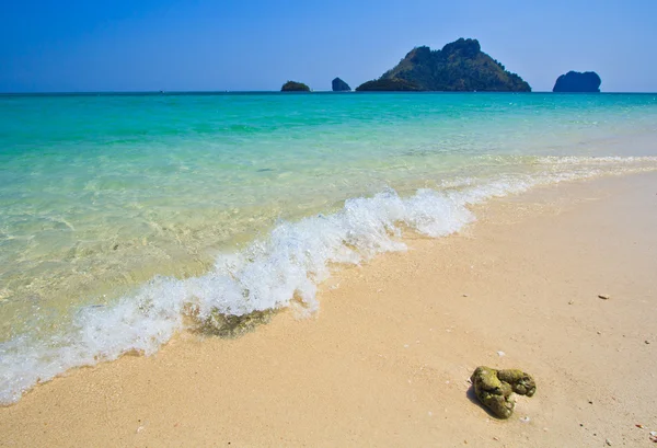 Strand en tropische zee zand van thailand — Stockfoto