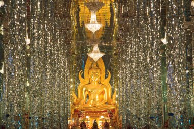 Katedral camlar, tapınak Tayland altın buddha heykeli