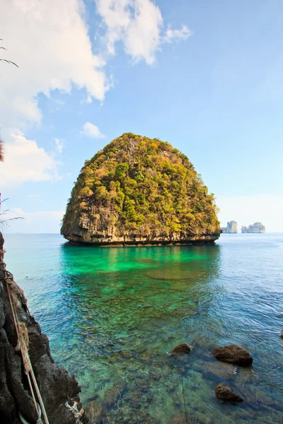 Blick auf die Maya Bay, Insel Phi Phi, Thailand — Stockfoto