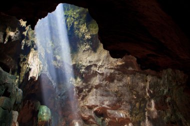 milli park Tayland güzel mağaralar