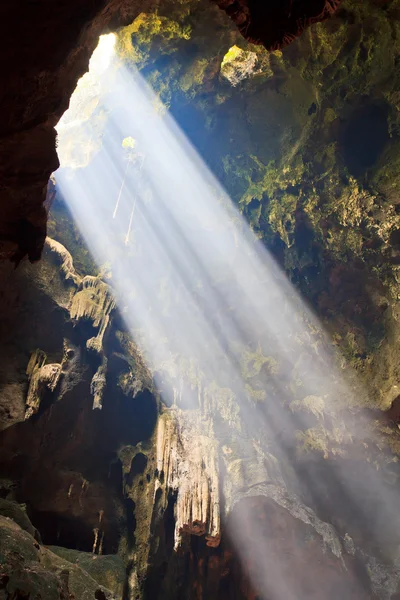 Όμορφα σπήλαια στην Ταϊλάνδη Εθνικό Πάρκο — Φωτογραφία Αρχείου