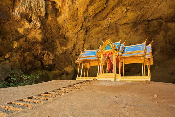 Mağara ve prachuap khiri khan il Asya Tayland köşk — Stok fotoğraf