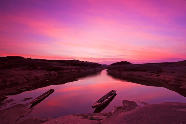 Krásný východ slunce loď — Stock fotografie