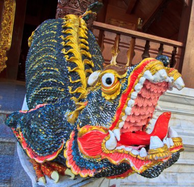 Anne heykeli masal hayvandır