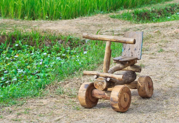 Coche de madera —  Fotos de Stock