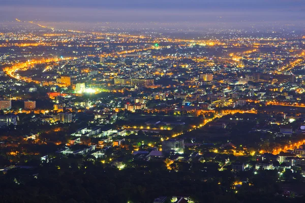 Uitzicht op de stad op nigh — Stockfoto