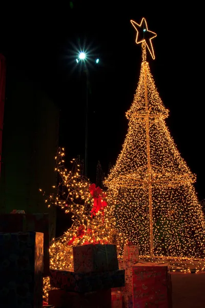 Christmas tree at night — Stock Photo, Image