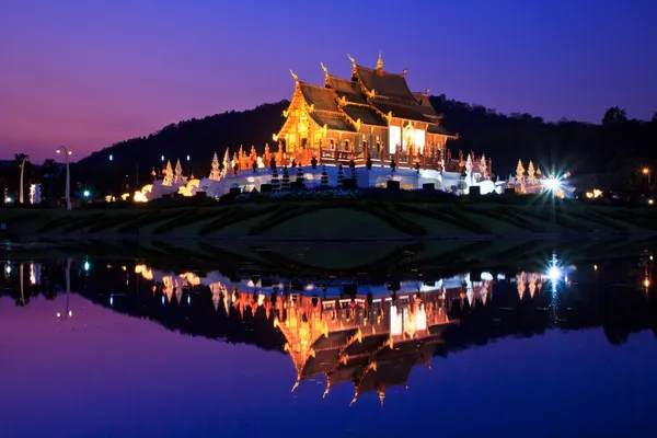 Twilight tempel — Stockfoto