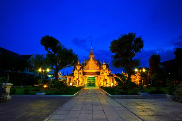 Estatua gigante — Foto de Stock