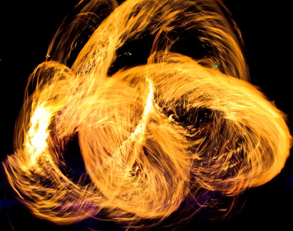 Flammende Spuren ziehen — Stockfoto