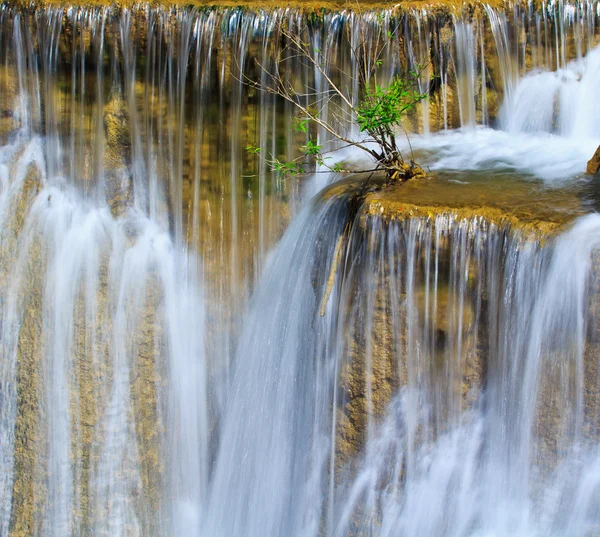 Cachoeira e fluxo azul — Fotografia de Stock