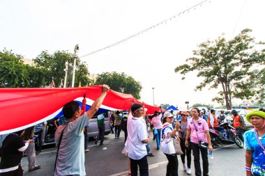 büyük bir grup için protestocular sokaklarında