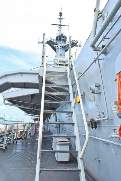 Treppe auf dem Schlachtschiff — Stockfoto