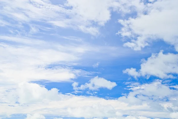 Ciel bleu et nuage — Photo