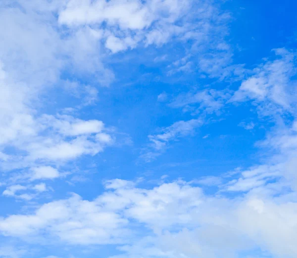 Ciel bleu et nuage — Photo