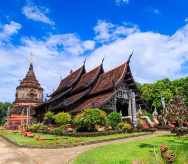 wat lok molee chiangmai ahşap kilise
