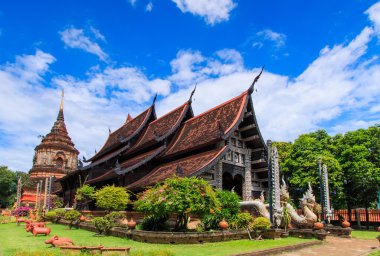 wat lok molee chiangmai ahşap kilise
