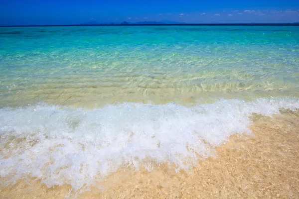 Tropischer Strand im andamanischen Meer — Stockfoto
