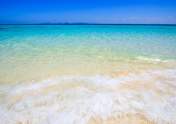 Tropisch strand in Andamanzee — Stockfoto