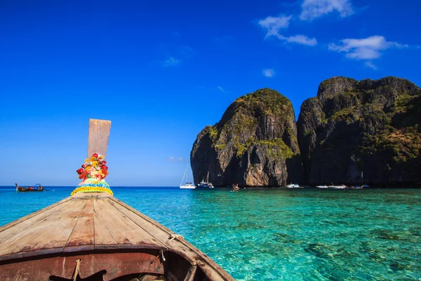 Tail boat at sea — Stock Photo, Image