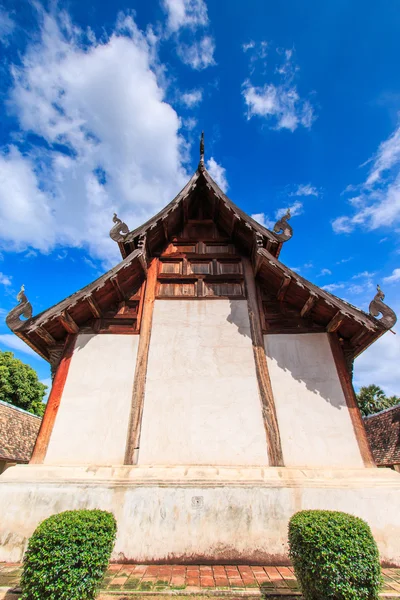 Igreja de madeira de Wat Lok Molee Chiangmai — Fotografia de Stock